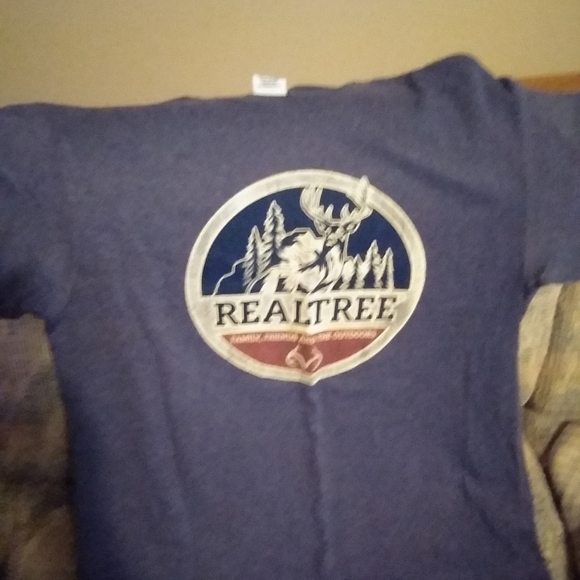 Shirt - Picture 1 of 3